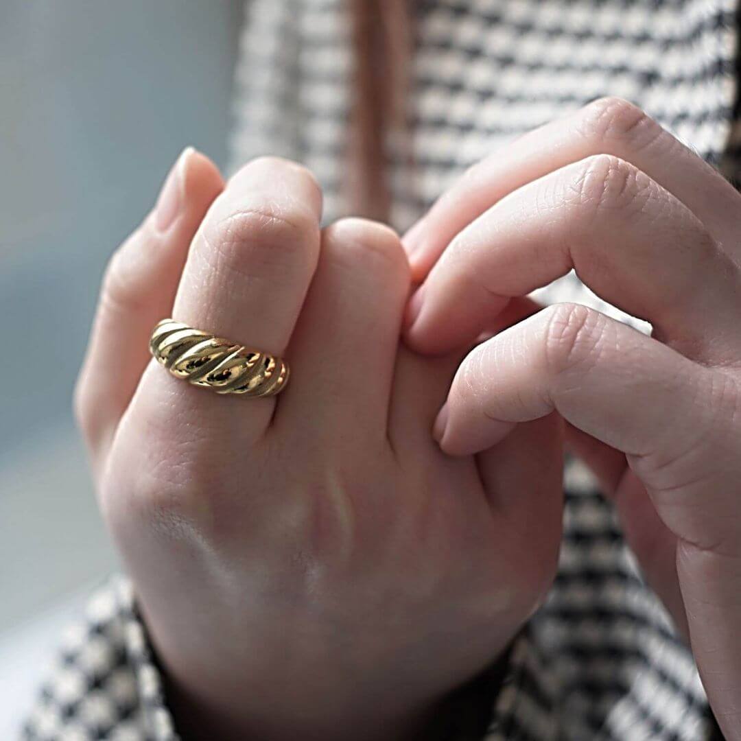 CROISSANT Dome Ring Gold
