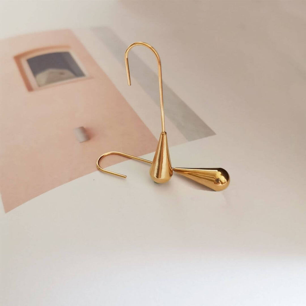 koragarro minimalist earrings Spring gold 