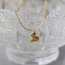 Load image into Gallery viewer, kora garro jewelry gold necklace solid love Chloeheart necklace gold dainty necklace solid love koragarro Chloe 
