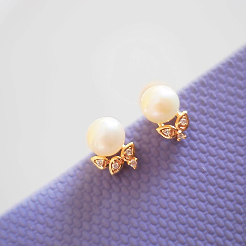 Kora Garro fine jewelry gold vermeil pearl earrings stud earrings freshwater pearl culture Ava