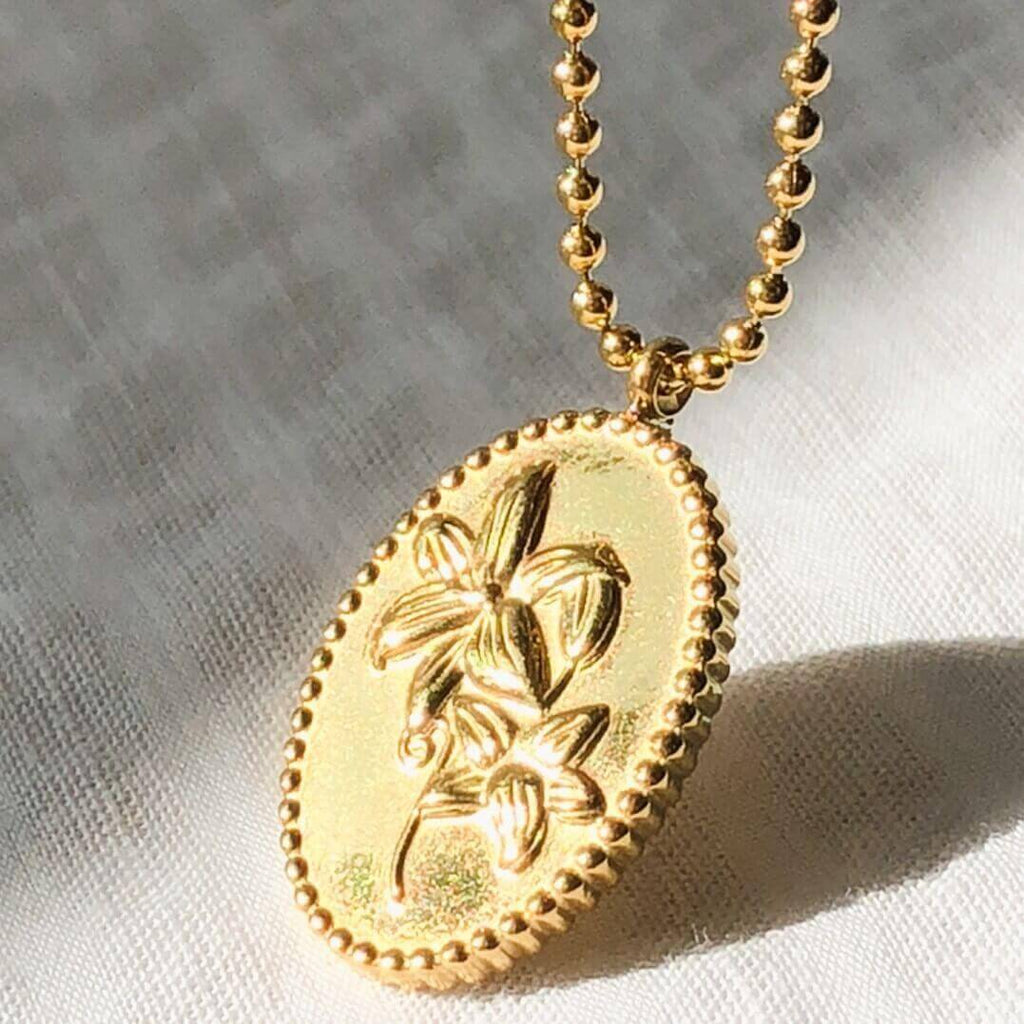 koragarro gold flower necklace Lily