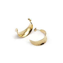 Load image into Gallery viewer, kora garro jewelry chunky gold hoop earrings open hoop earrings minimalist earrings mia