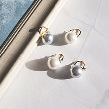 Load image into Gallery viewer, Kora Garro jewelry pearl earrings drop earring gold earring imitation pearl Fiona gray
