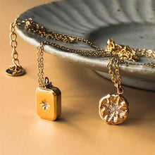 Load image into Gallery viewer, koragarro star necklace gold star pendant Arpina